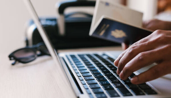 مكاتب السفر والسياحة