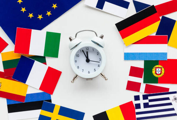 هل يمكن للسعوديين التقديم على فيزا شنغن عبر الإنترنت ؟