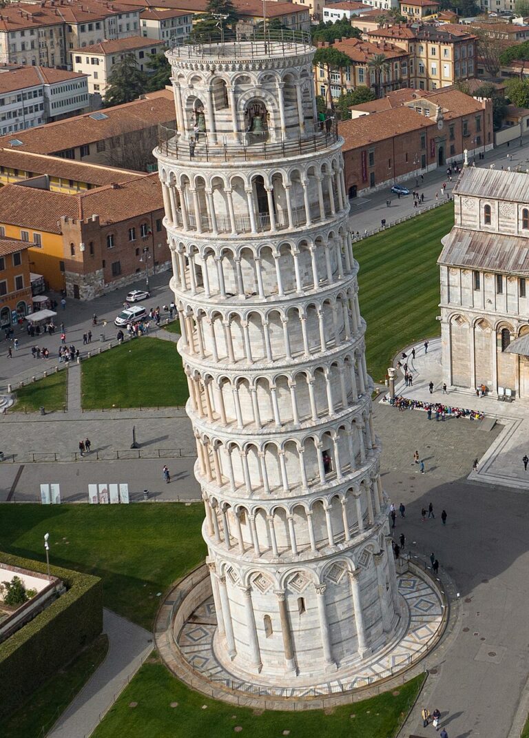 Italy_-_Pisa_-_Leaning_Tower (1)